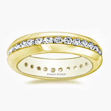 A perfect diamond wedding ring in yellow gold for your loved one on anniversary and valentine's day