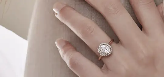 Should I Buy a Rose Gold Engagement Ring for my Girlfriend?