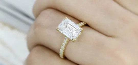 emerald diamond ring from the trusted jewelry store near me