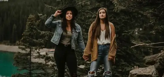 She proposed me with an Amazing Split Shank Engagement Ring