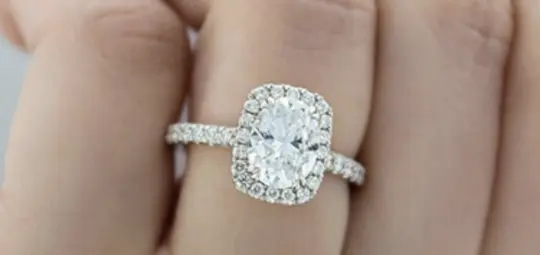 oval cut engagement ring