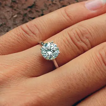 solitaire engagement ring