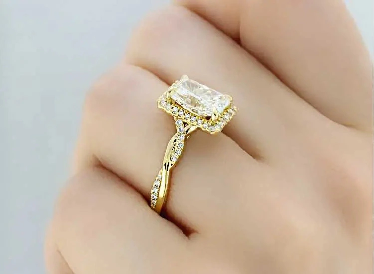 Exquisite custom engagement ring from a jewelry store near you